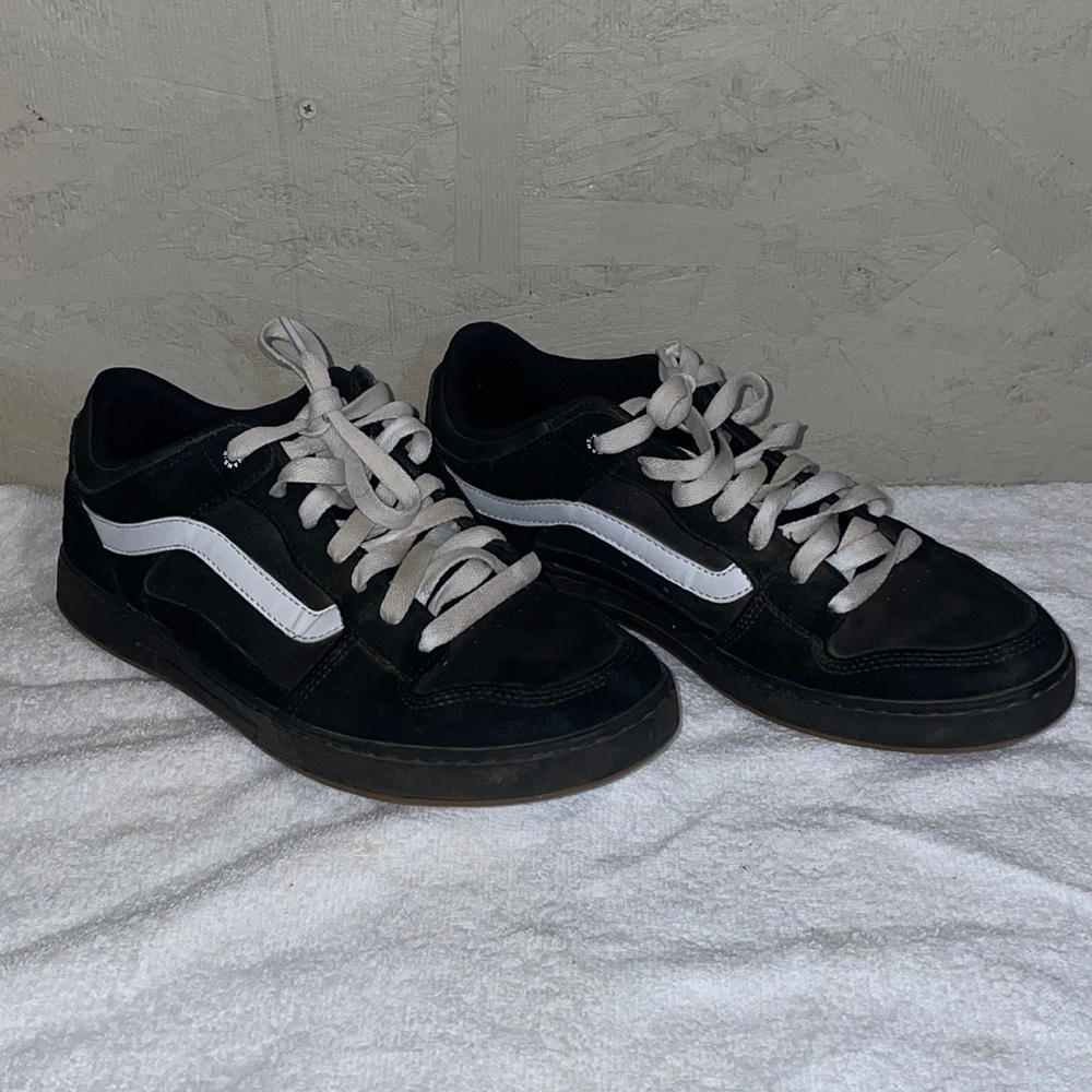 Men’s lace up vans size 11